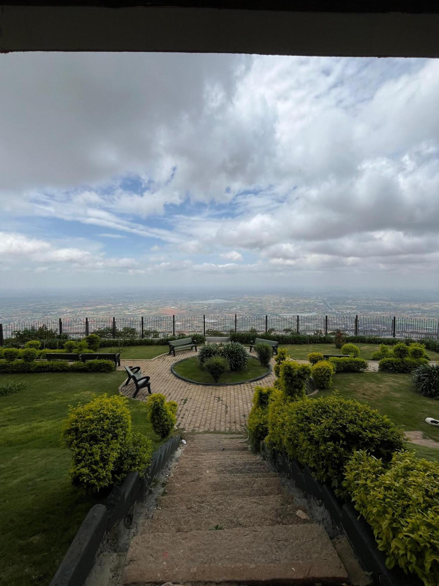 Kstdc Hotel Mayura Pine Top Nandi Hills Екстер'єр фото